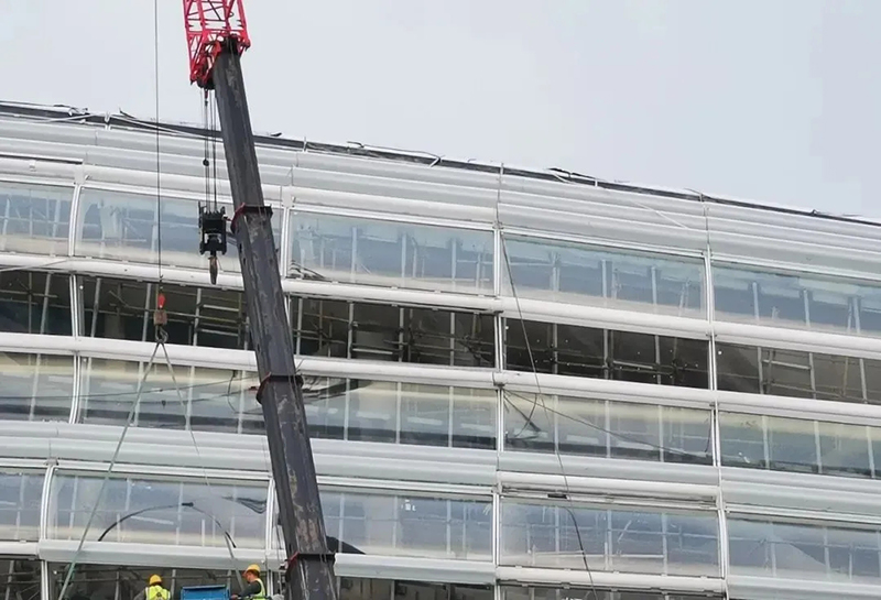速滑館 “冰絲帶” 首度亮燈 速滑館 “冰絲帶” 首度亮燈