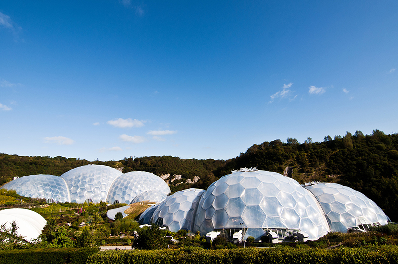 ETFE膜結(jié)構(gòu)有哪些性能特點(diǎn)？ETFE膜結(jié)構(gòu)在建筑行業(yè)的發(fā)展前景如何？