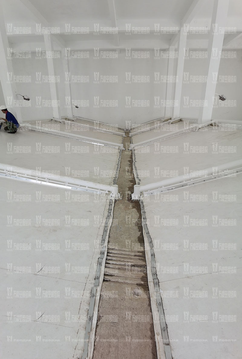 張拉膜安裝好后裝什么顏色的燈好看？景觀膜結(jié)構(gòu)燈光顏色該如何選擇？