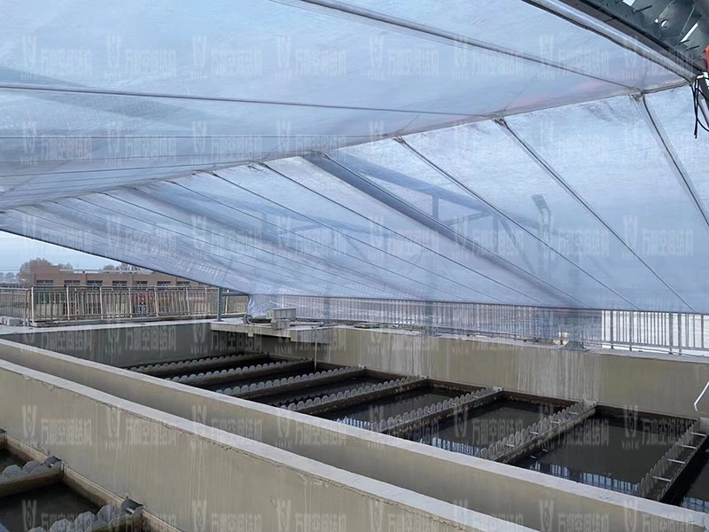 格爾木工業(yè)園昆侖工業(yè)區(qū)工業(yè)污水廠(chǎng)污水池保溫膜結(jié)構(gòu)工程膜結(jié)構(gòu)安裝中 格爾木工業(yè)園昆侖工業(yè)區(qū)工業(yè)污水廠(chǎng)污水池保溫膜結(jié)構(gòu)工程膜結(jié)構(gòu)安裝中