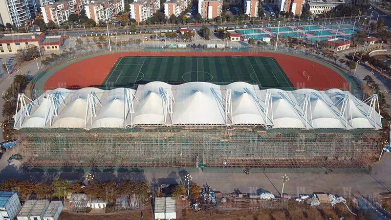 汕尾市體育中心(一期)工程田徑場(chǎng)膜結(jié)構(gòu)項(xiàng)目進(jìn)入二次膜及防水施工階段 汕尾市體育中心(一期)工程田徑場(chǎng)膜結(jié)構(gòu)項(xiàng)目進(jìn)入二次膜及防水施工階段