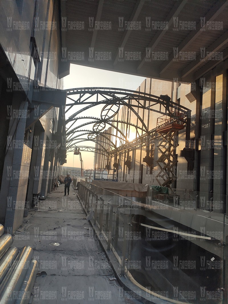 新泰卓越·財(cái)富廣場膜結(jié)構(gòu)項(xiàng)目竣工