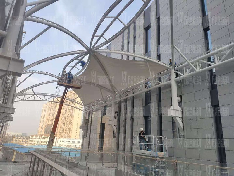 新泰卓越·財(cái)富廣場膜結(jié)構(gòu)項(xiàng)目竣工