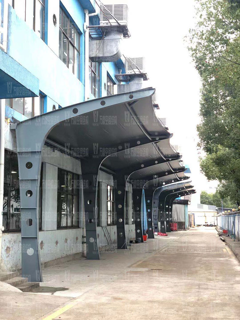 膜結(jié)構(gòu)車棚的價(jià)格是如何計(jì)算出來的呢？影響膜結(jié)構(gòu)車棚價(jià)格的因素有哪些？