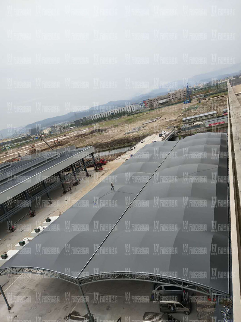 張拉膜結構工程施工需要注意哪些事項？如何提高張拉膜結構工程質(zhì)量？