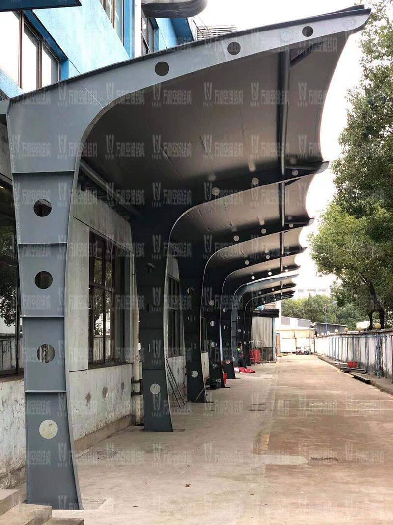 安裝膜結構車棚需要注意什么事項？膜結構車棚怎么安裝才能保證質量？