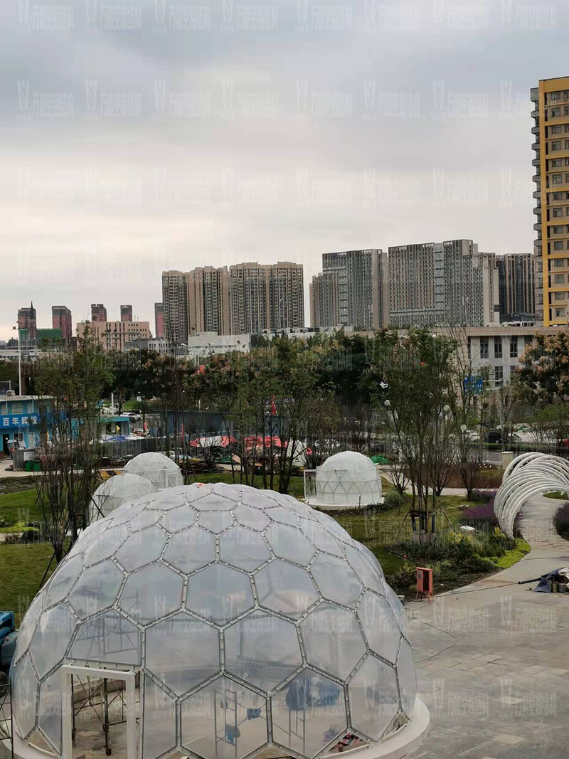 無線創(chuàng)智城市功能空間業(yè)態(tài)優(yōu)化五星集市鋼膜結(jié)構(gòu)工程膜結(jié)構(gòu)安裝中 無線創(chuàng)智城市功能空間業(yè)態(tài)優(yōu)化五星集市鋼膜結(jié)構(gòu)工程膜結(jié)構(gòu)安裝中