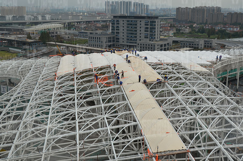 萬豪空間結(jié)構(gòu)員工到杭州亞運會棒（壘）球體育文化中心膜結(jié)構(gòu)項目學(xué)習(xí)交流