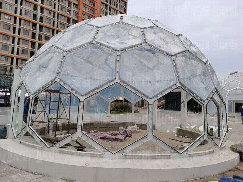 無(wú)線創(chuàng)智城市功能空間業(yè)態(tài)優(yōu)化五星集市鋼膜結(jié)構(gòu)工程完工 無(wú)線創(chuàng)智城市功能空間業(yè)態(tài)優(yōu)化五星集市鋼膜結(jié)構(gòu)工程完工