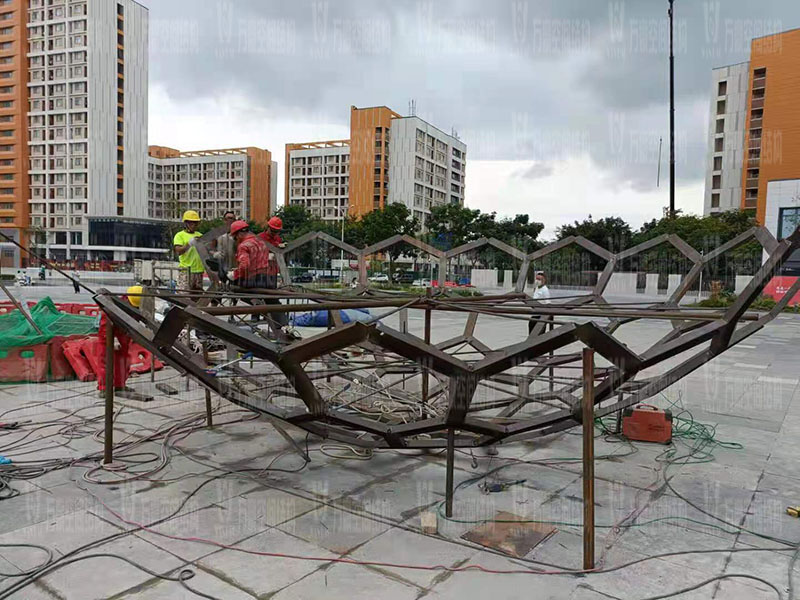 無(wú)線創(chuàng)智城市功能空間業(yè)態(tài)優(yōu)化五星集市鋼膜結(jié)構(gòu)工程完工 無(wú)線創(chuàng)智城市功能空間業(yè)態(tài)優(yōu)化五星集市鋼膜結(jié)構(gòu)工程完工