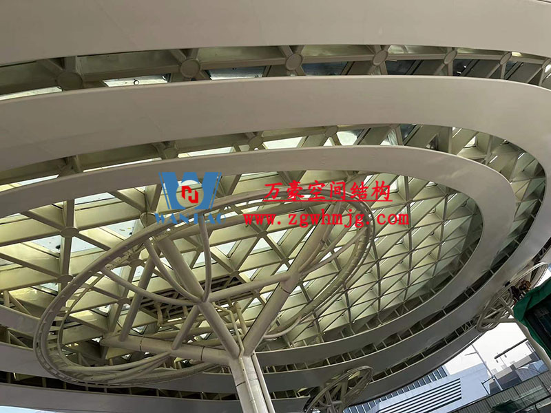 張家港高鐵站前復(fù)雜結(jié)構(gòu)“蝴蝶再現(xiàn)”即將圓滿竣工 張家港高鐵站前復(fù)雜結(jié)構(gòu)“蝴蝶再現(xiàn)”即將圓滿竣工