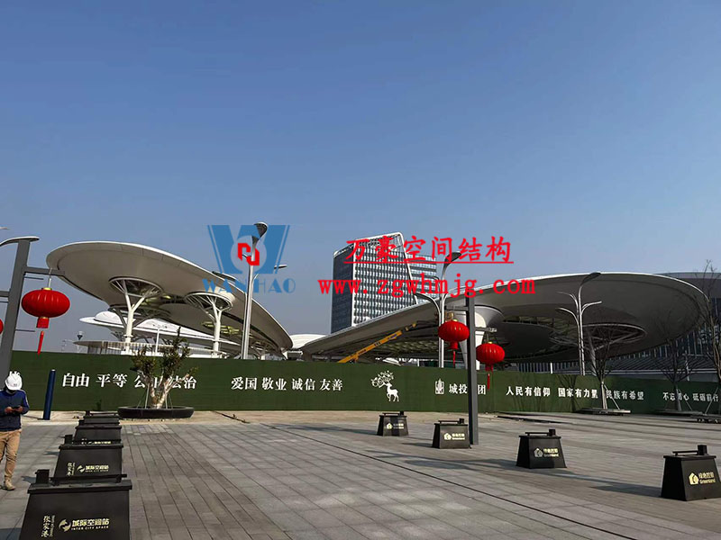 張家港高鐵站前復(fù)雜結(jié)構(gòu)“蝴蝶再現(xiàn)”即將圓滿竣工 張家港高鐵站前復(fù)雜結(jié)構(gòu)“蝴蝶再現(xiàn)”即將圓滿竣工