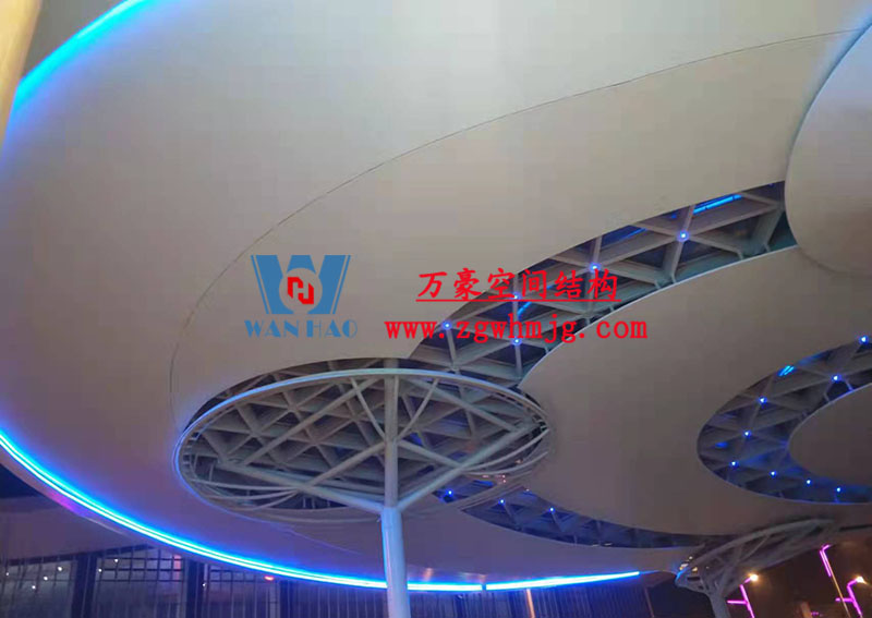 張家港高鐵站前復(fù)雜結(jié)構(gòu)“蝴蝶再現(xiàn)”即將圓滿竣工 張家港高鐵站前復(fù)雜結(jié)構(gòu)“蝴蝶再現(xiàn)”即將圓滿竣工