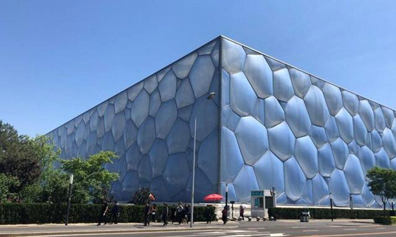 單層ETFE膜結構與氣枕ETFE膜結構有什么區(qū)別？ETFE膜結構經典案例有哪些？