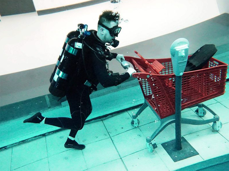 世界最深泳池，深入地下60米