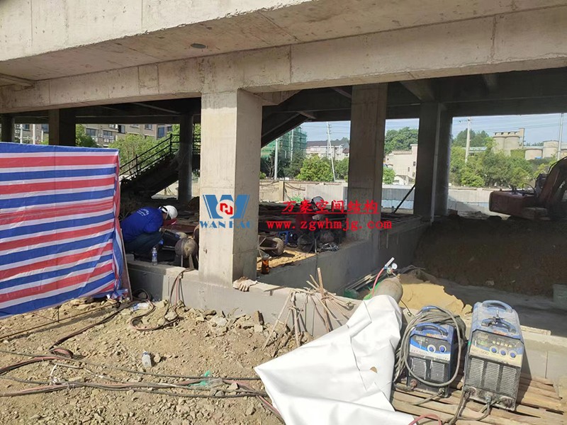 龍泉市體育場鋼膜結構工程開始施工 龍泉市體育場鋼膜結構工程開始施工