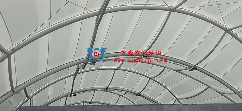 寧波諾丁漢大學(xué)室外運(yùn)動(dòng)場地改擴(kuò)建項(xiàng)目膜結(jié)構(gòu)工程接近尾聲 寧波諾丁漢大學(xué)室外運(yùn)動(dòng)場地改擴(kuò)建項(xiàng)目膜結(jié)構(gòu)工程接近尾聲