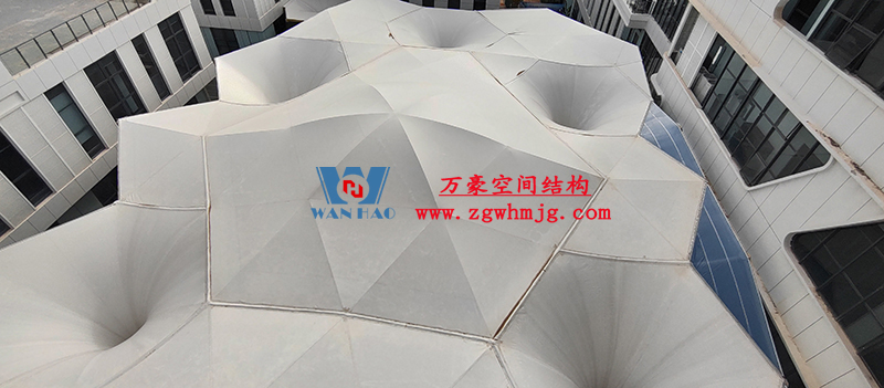 中國東盟特色商品匯聚中心膜鋼構(gòu)工程完工 中國東盟特色商品匯聚中心膜鋼構(gòu)工程完工