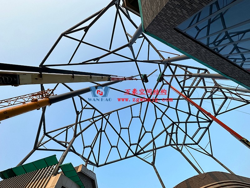 合肥文一塘溪津門(mén)天幕鋼結(jié)構(gòu)及ETFE氣枕膜工程鋼結(jié)構(gòu)吊裝中 合肥文一塘溪津門(mén)天幕鋼結(jié)構(gòu)及ETFE氣枕膜工程鋼結(jié)構(gòu)吊裝中