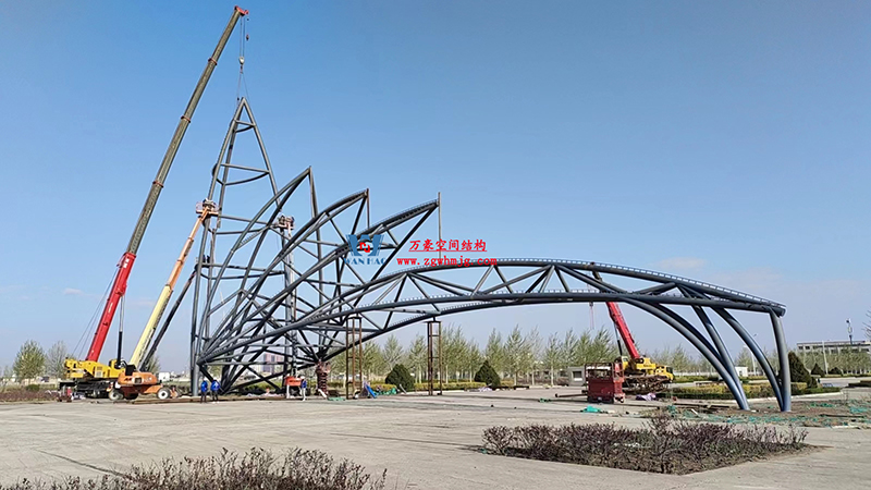 芳菲四月，共鑒美好！陜西定邊馬蓮灘沙漠公園鋼膜結(jié)構(gòu)工程最新進(jìn)展播報