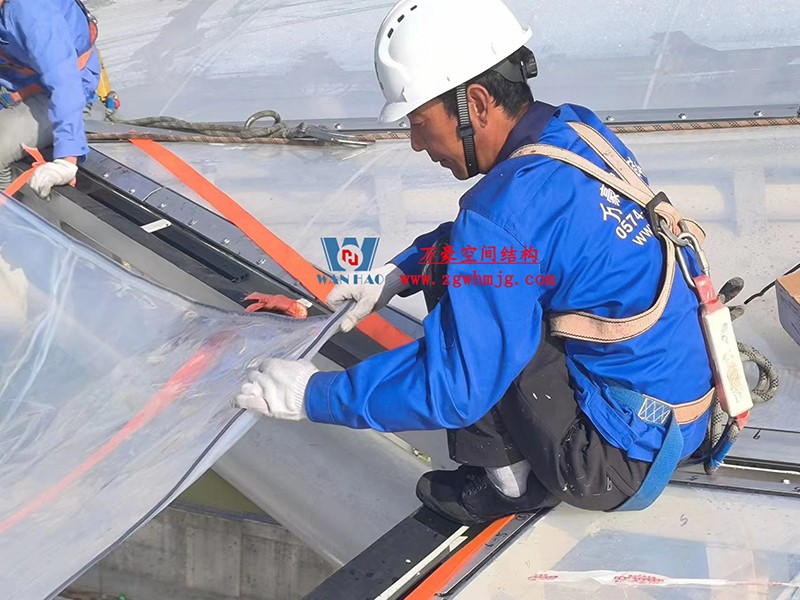 勞動(dòng)最光榮，致敬一線工作者！