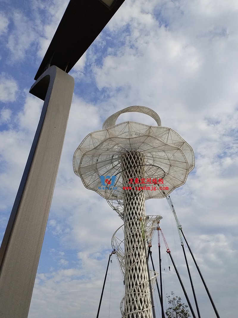 身姿輕盈，造型優(yōu)美的膜結(jié)構(gòu)建筑