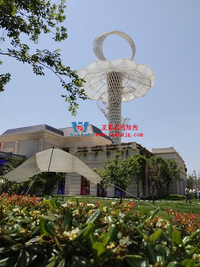 身姿輕盈，造型優(yōu)美的膜結(jié)構(gòu)建筑