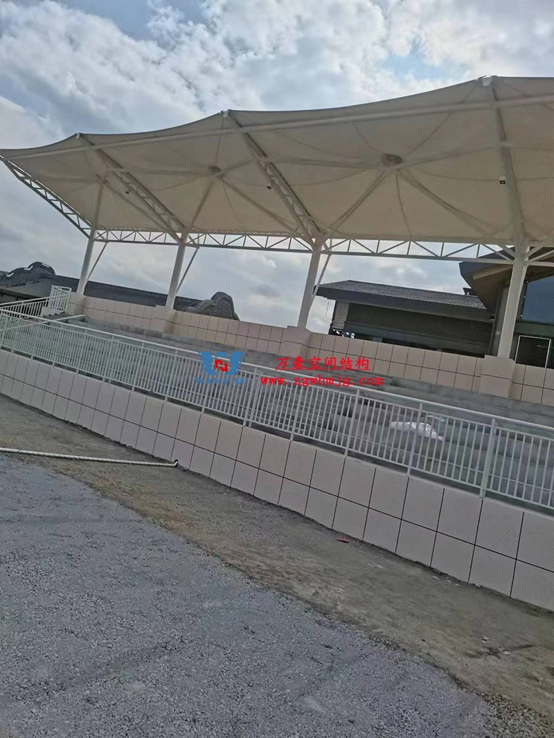 四川職業(yè)技術(shù)學(xué)院鋰電科技學(xué)院建設(shè)項目看臺膜結(jié)構(gòu)工程 四川職業(yè)技術(shù)學(xué)院鋰電科技學(xué)院建設(shè)項目看臺膜結(jié)構(gòu)工程