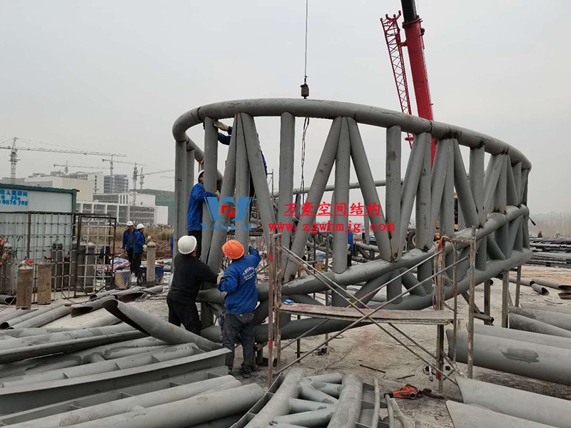 四川南充電影學(xué)院景觀膜結(jié)構(gòu)工程位于四川省南充市，此工程由寧波萬(wàn)豪空間結(jié)構(gòu)工程有限公司承建。  四川南充電影學(xué)院景觀膜結(jié)構(gòu)工程  四川南充電影學(xué)院景觀膜結(jié)構(gòu)工程  四川南充電影學(xué)院景觀膜結(jié)構(gòu)工程  四川南充電影學(xué)院景觀膜結(jié)構(gòu)工程  四川南充電影學(xué)院景觀膜結(jié)構(gòu)工程  四川南充電影學(xué)院景觀膜結(jié)構(gòu)工程  四川南充電影學(xué)院景觀膜結(jié)構(gòu)工程  四川南充電影學(xué)院景觀膜結(jié)構(gòu)工程  四川南充電影學(xué)院景觀膜結(jié)構(gòu)工程  四川南充電影學(xué)院景觀膜結(jié)構(gòu)工程  四川南充電影學(xué)院景觀膜結(jié)構(gòu)工程