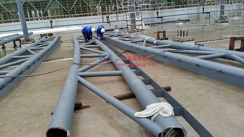 浙江真愛毯業(yè)科技有限公司廠房三屋面鋼結(jié)構(gòu)工程 浙江真愛毯業(yè)科技有限公司廠房三屋面鋼結(jié)構(gòu)工程