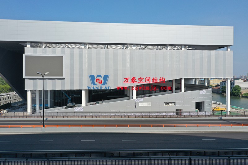 紹興國(guó)際會(huì)展中心C1區(qū)展廳幕墻網(wǎng)格膜工程 紹興國(guó)際會(huì)展中心C1區(qū)展廳幕墻網(wǎng)格膜工程