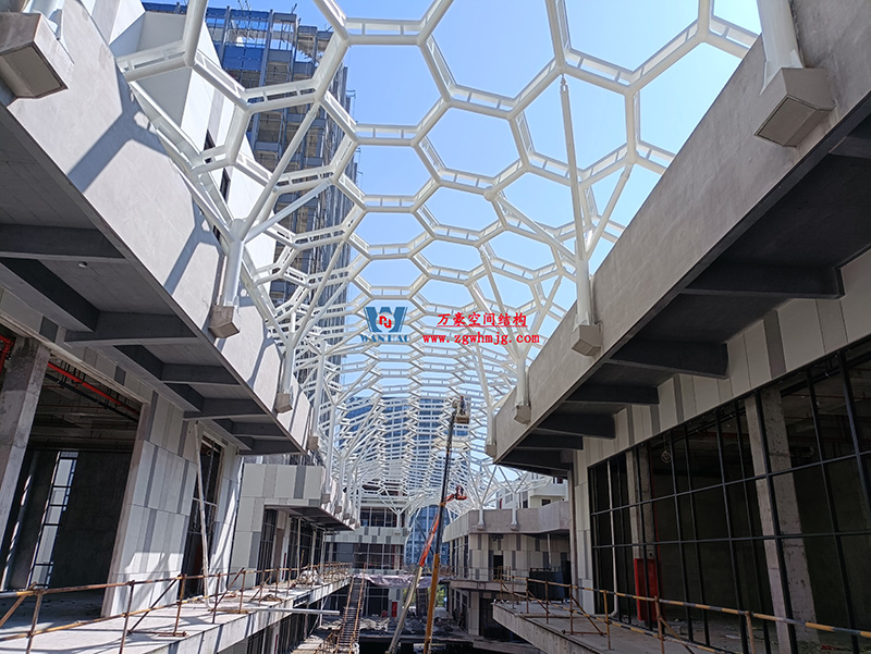 建筑藝術(shù)中鋼結(jié)構(gòu)的力學美感表達 建筑藝術(shù)中鋼結(jié)構(gòu)的力學美感表達