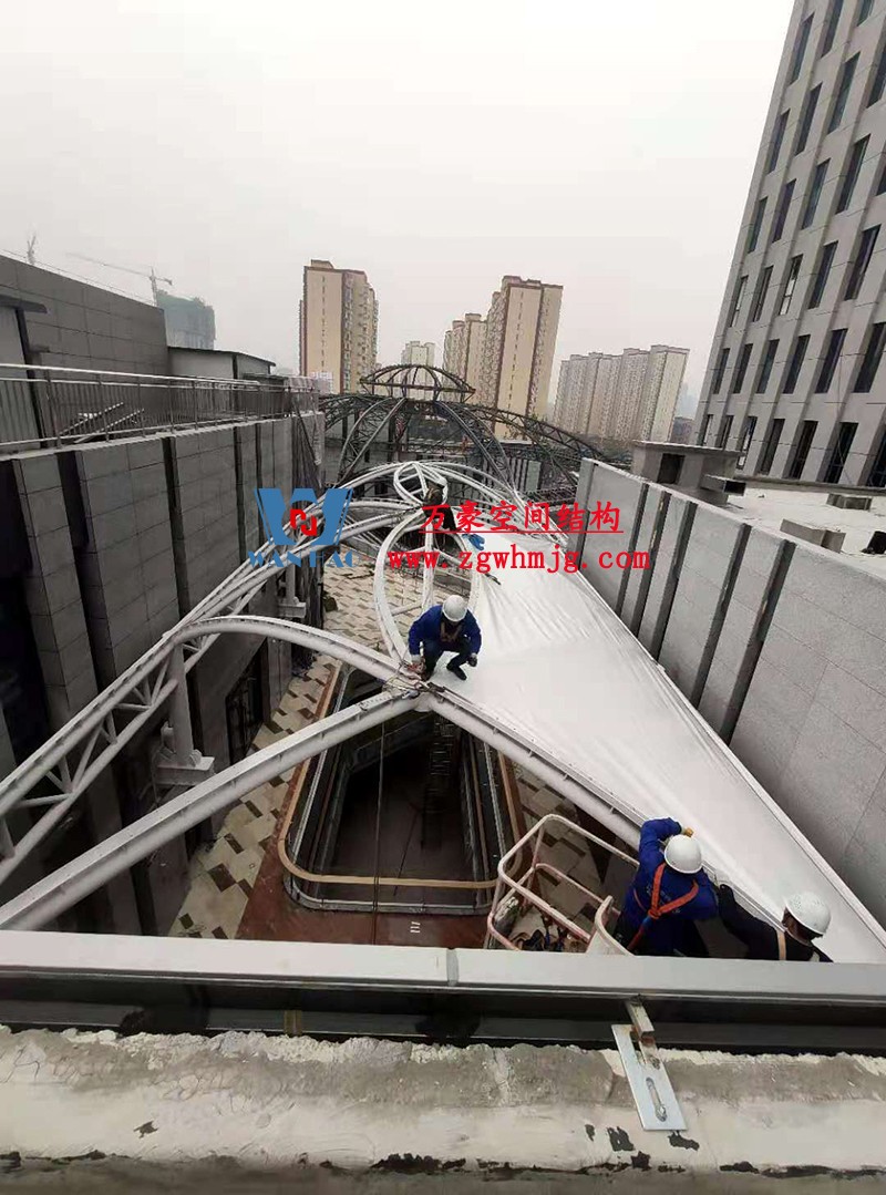 新泰卓越·財富廣場膜結(jié)構(gòu)項目 新泰卓越·財富廣場膜結(jié)構(gòu)項目