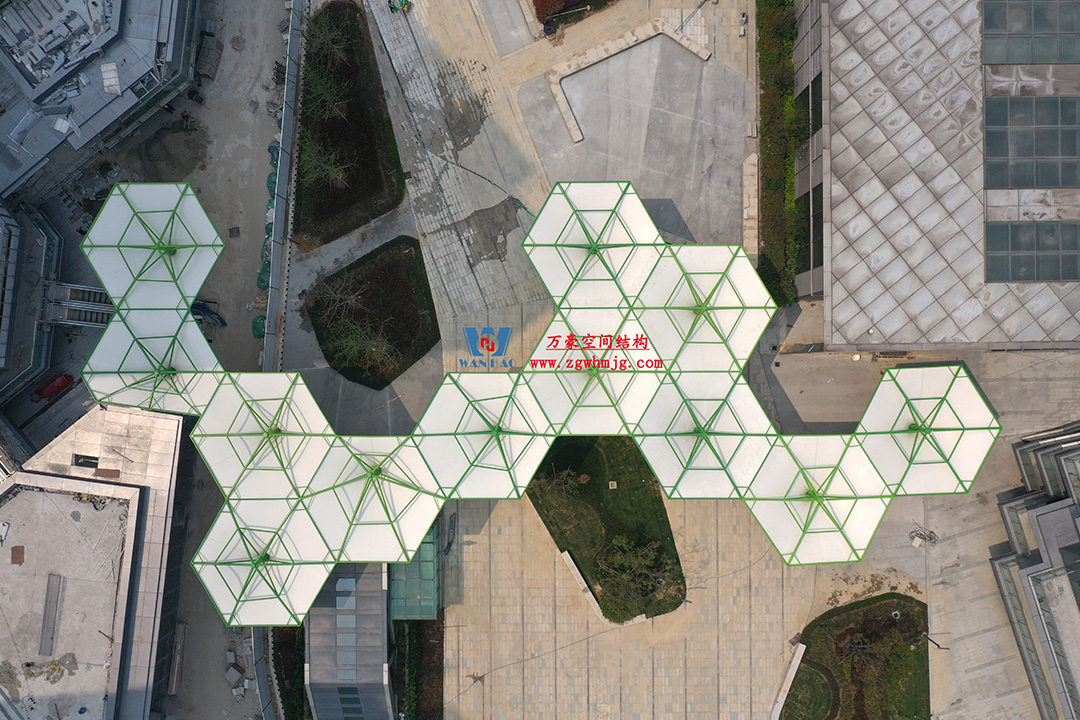 膜結(jié)構(gòu)遮陽(yáng)雨棚受歡迎的主要原因是什么？