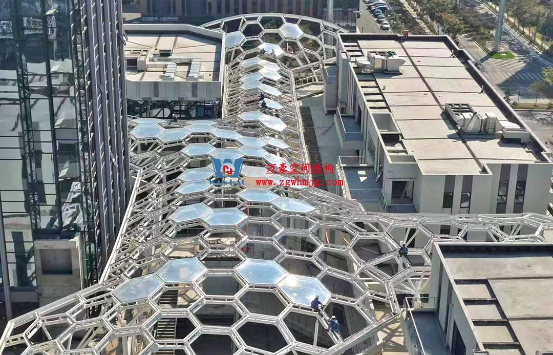 賦含夢幻色彩的商業(yè)街膜結(jié)構(gòu)天幕，即將閃亮登場！