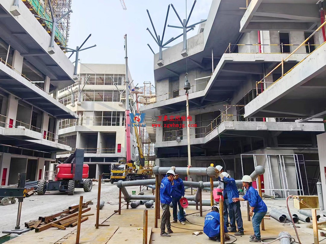 已完工，這個(gè)ETFE氣枕商業(yè)天幕閃亮登場(chǎng)！