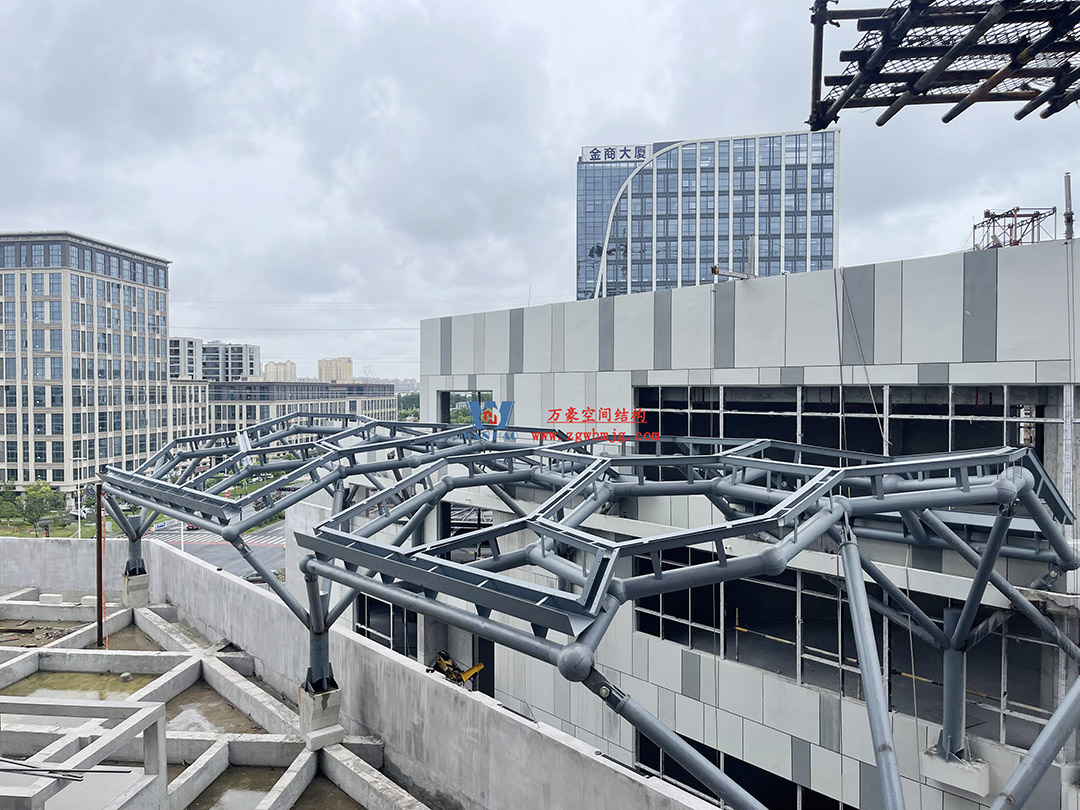 已完工，這個(gè)ETFE氣枕商業(yè)天幕閃亮登場(chǎng)！