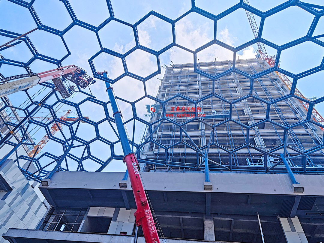 已完工，這個(gè)ETFE氣枕商業(yè)天幕閃亮登場(chǎng)！