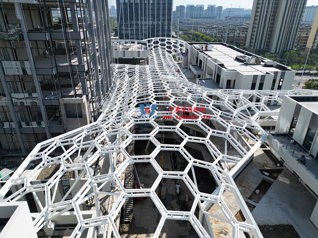 已完工，這個(gè)ETFE氣枕商業(yè)天幕閃亮登場(chǎng)！