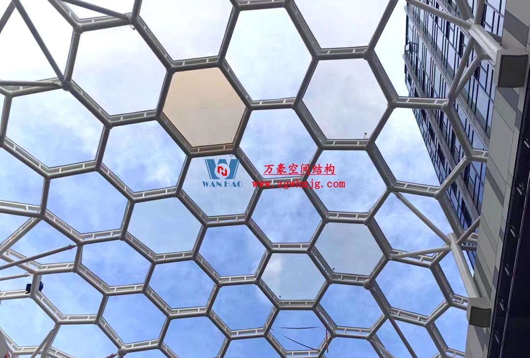 已完工，這個(gè)ETFE氣枕商業(yè)天幕閃亮登場(chǎng)！