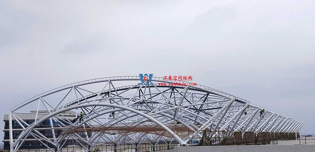 施工加速，這個(gè)PTFE膜結(jié)構(gòu)天幕即將完工！