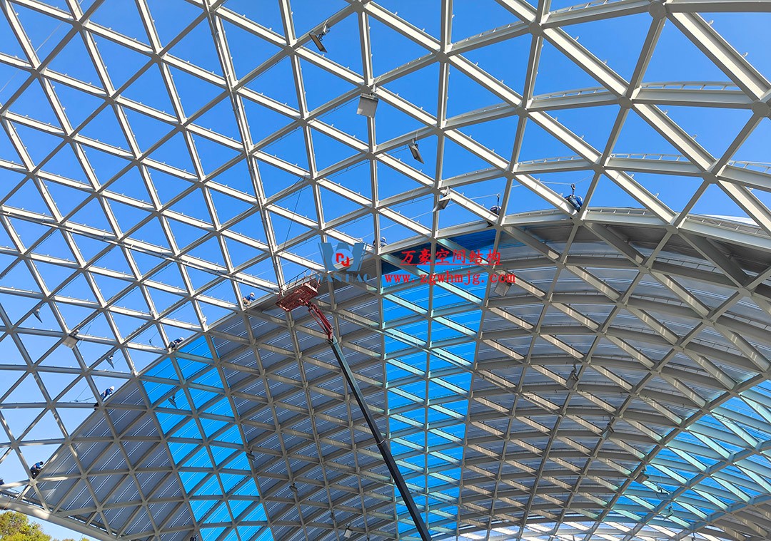 上海工程技術(shù)大學(xué)松江校區(qū)風(fēng)雨操場ETFE膜結(jié)構(gòu)項(xiàng)目 上海工程技術(shù)大學(xué)松江校區(qū)風(fēng)雨操場ETFE膜結(jié)構(gòu)項(xiàng)目