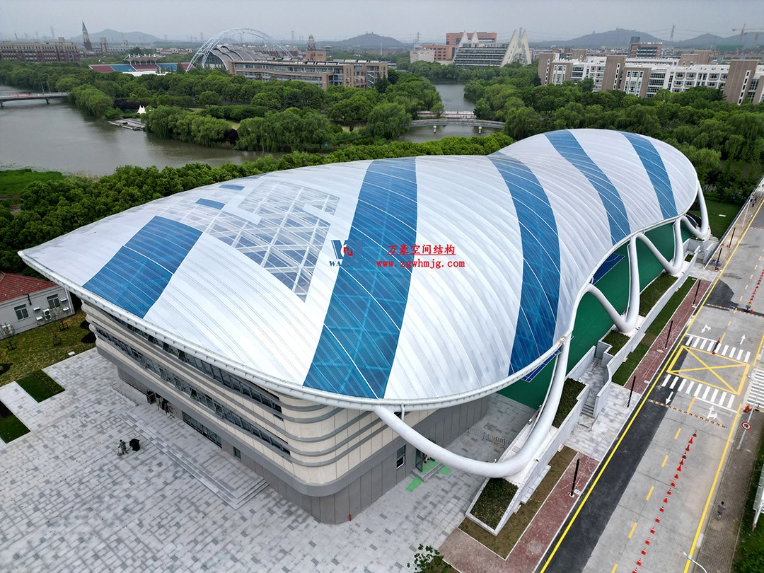 上海工程技術(shù)大學(xué)松江校區(qū)風(fēng)雨操場ETFE膜結(jié)構(gòu)項(xiàng)目 上海工程技術(shù)大學(xué)松江校區(qū)風(fēng)雨操場ETFE膜結(jié)構(gòu)項(xiàng)目