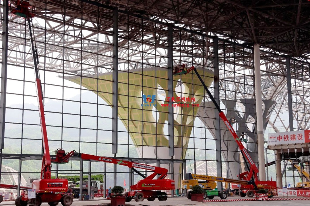 提檔提速，ETFE氣枕膜結(jié)構(gòu)天窗正在火熱施工安裝中