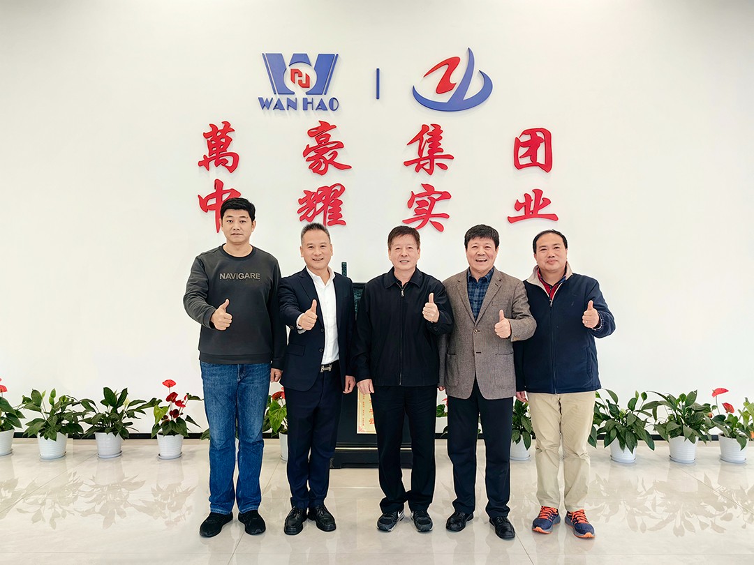 中國鋼結(jié)構(gòu)協(xié)會空間結(jié)構(gòu)分會領導專家一行蒞臨萬豪考察指導工作