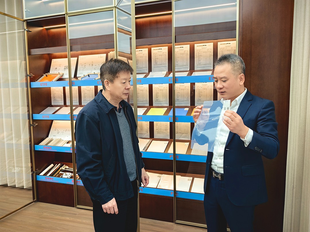 中國鋼結(jié)構(gòu)協(xié)會空間結(jié)構(gòu)分會領導專家一行蒞臨萬豪考察指導工作