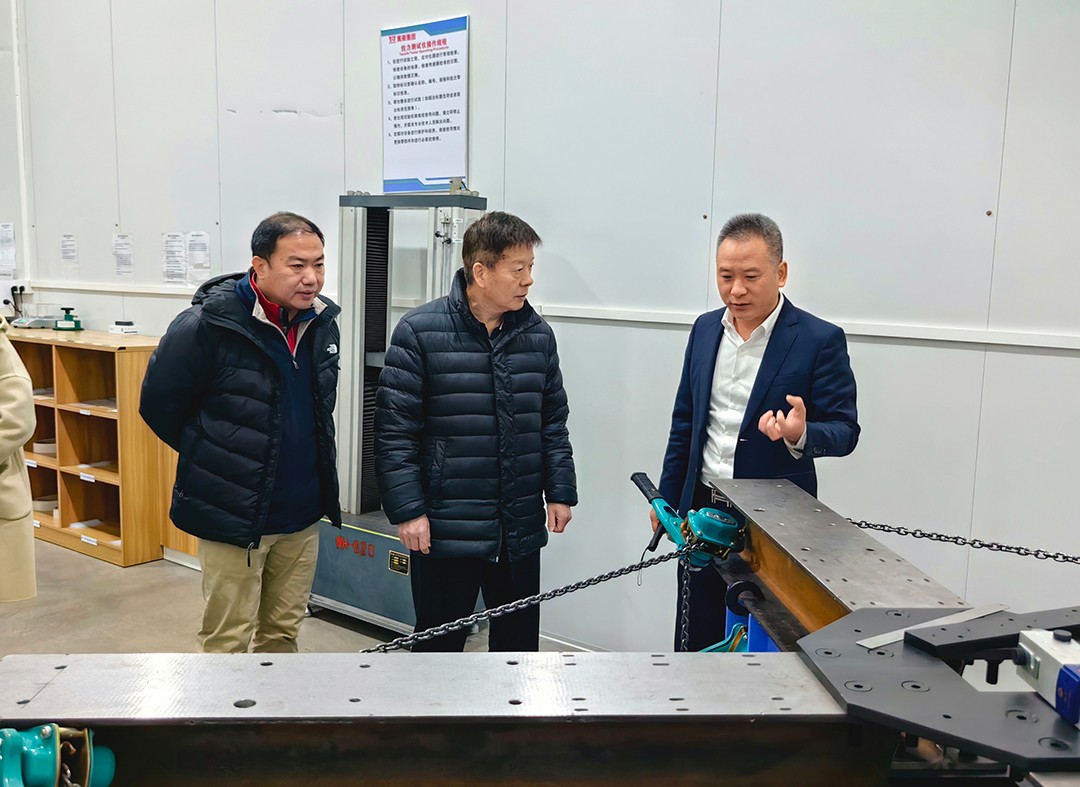 中國鋼結(jié)構(gòu)協(xié)會空間結(jié)構(gòu)分會領導專家一行蒞臨萬豪考察指導工作