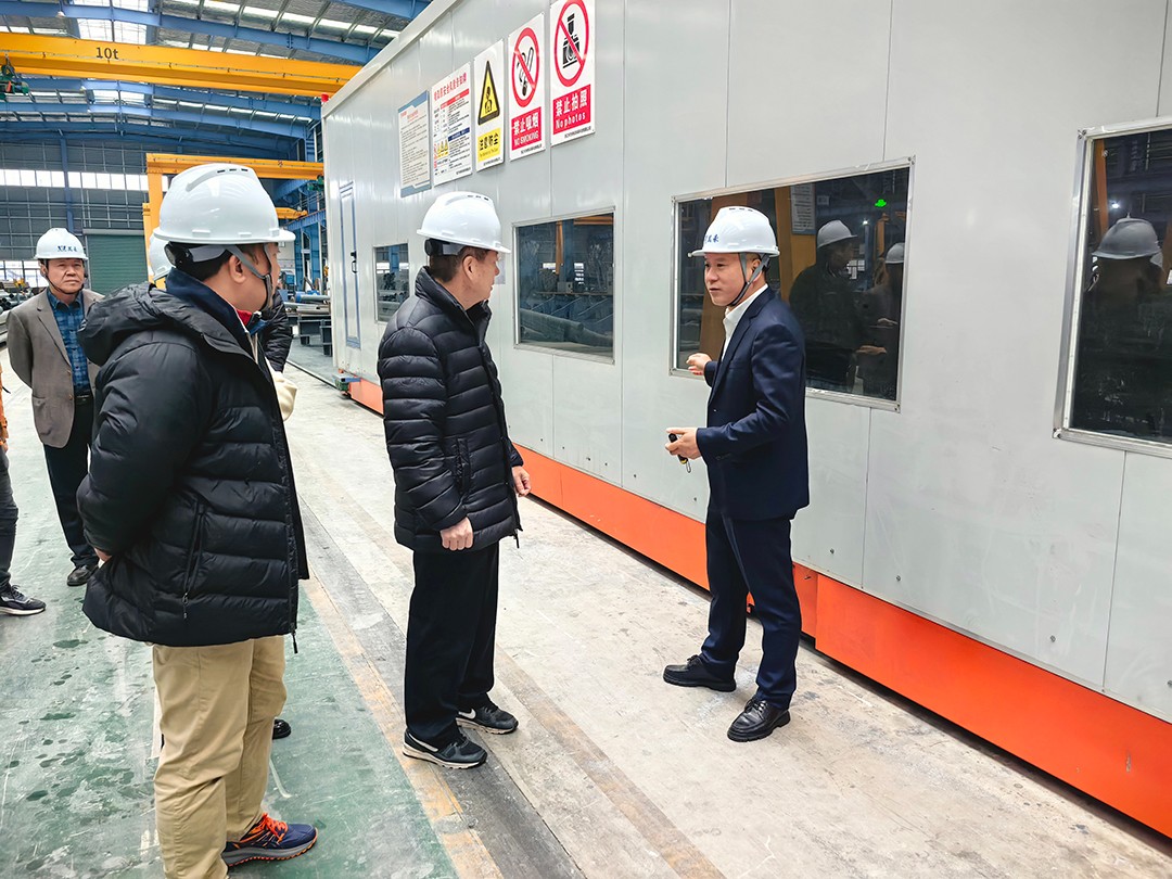 中國鋼結(jié)構(gòu)協(xié)會空間結(jié)構(gòu)分會領導專家一行蒞臨萬豪考察指導工作