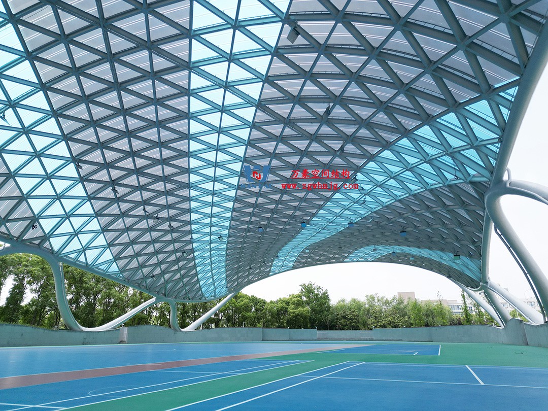 帆影碧波|風(fēng)雨操場上的ETFE膜結(jié)構(gòu)穹頂 帆影碧波|風(fēng)雨操場上的ETFE膜結(jié)構(gòu)穹頂
