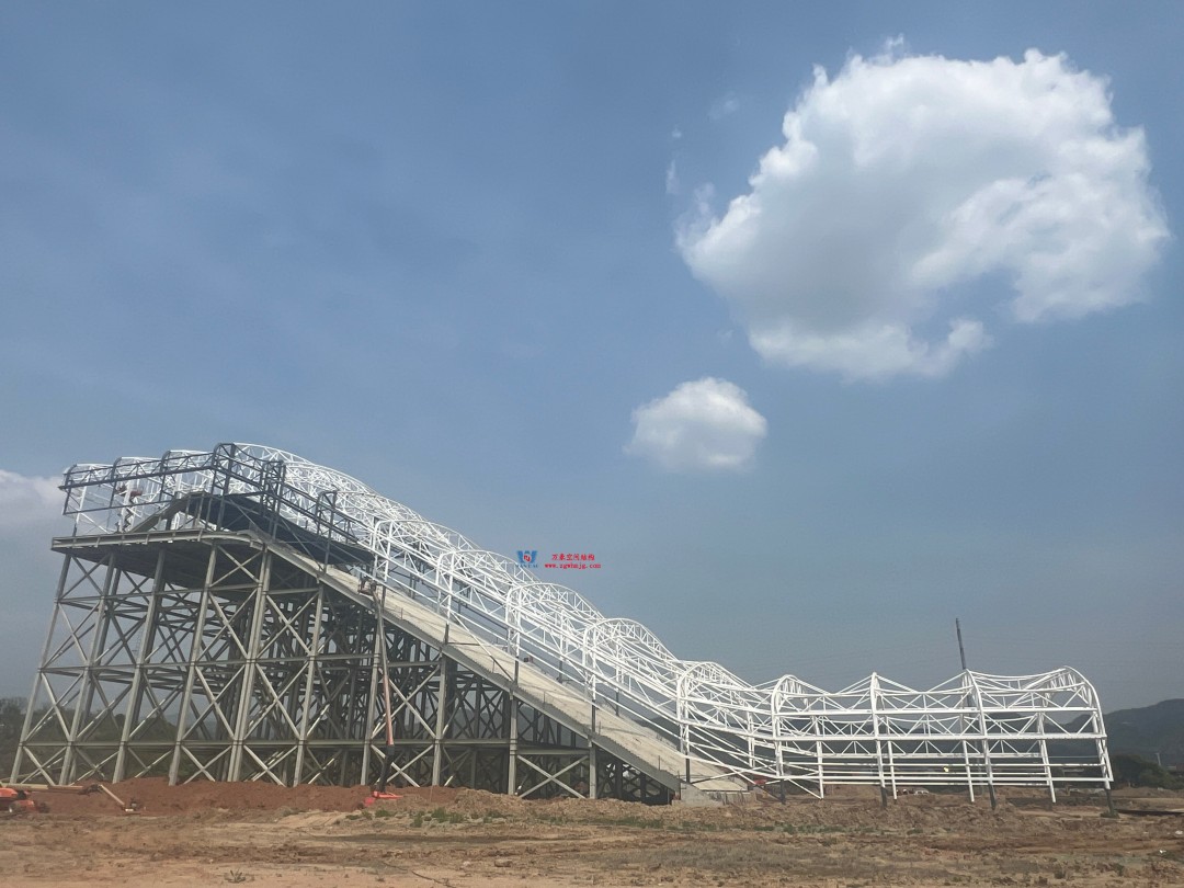 比亞迪紹興嵊州賽車場(chǎng)干拔沙坡觀景平臺(tái)鋼結(jié)構(gòu)項(xiàng)目 比亞迪紹興嵊州賽車場(chǎng)干拔沙坡觀景平臺(tái)鋼結(jié)構(gòu)項(xiàng)目